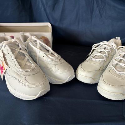 Spalding White &  Light -n- Easy Quest 2 WHT/Silver Sneakers -Women Size 9