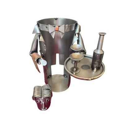 Metal wine holder