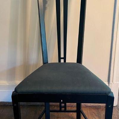 One giorgetti chair