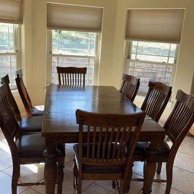 Havertys Dining Table With 8 Upholstered Chairs