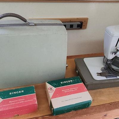 Singer Model 603 Sewing Machine 