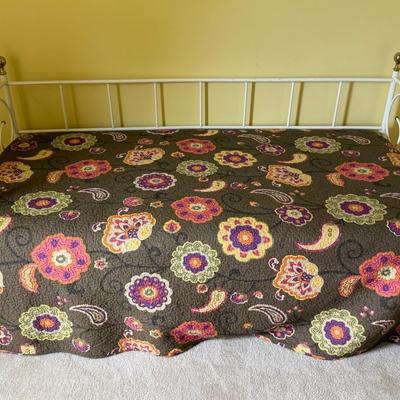 Vintage Metal Daybed, Trundle, Quilt & Bedding