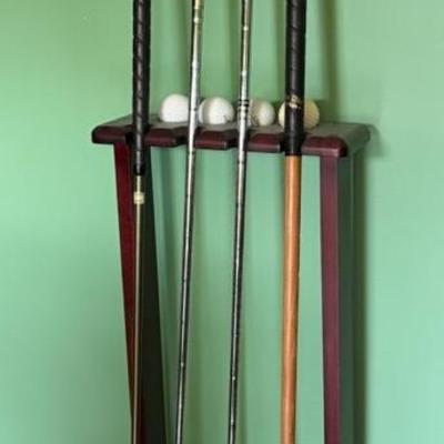 Golf Display Stand With 4 Vintage Commemorative Clubs, Tommy Armour, Lion, Woodie Putter