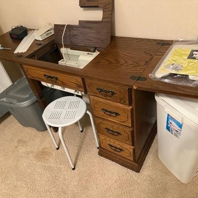 Brother sewing machine in cabinet