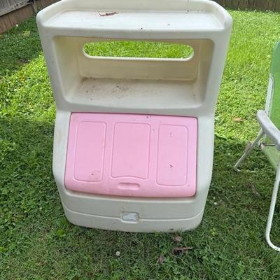 Outdoor toybox