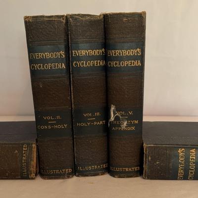 Antique Five Set Volume Of Everybody’s Cyclopedia, c. 1911/1912