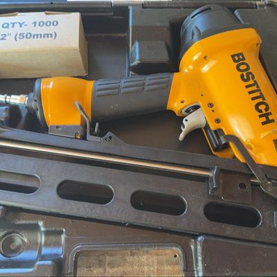 Bostitch Industrial Oil Free Angled Finish Nailer 