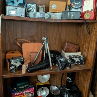 Sale Photo Thumbnail #67: Vintage Cameras 