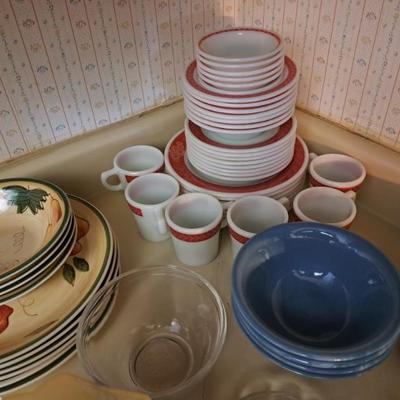 Vintage Pyrex Dinnerware