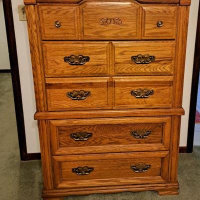 Sale Photo Thumbnail #15: Broyhill Chest of Drawers