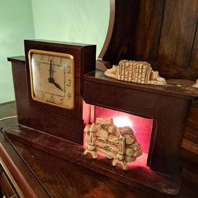 Vintage United Lighted Clock