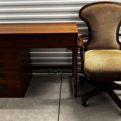 Ethan Allen By Baumritter Desk With Bombay Rolling Chair