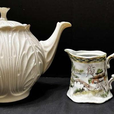 Teapot And Chocolate Pots/Pitcher