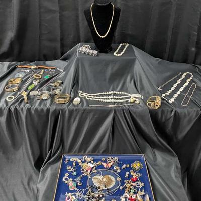 Vintage Costume Jewelry Featuring 1923 Liberty Coin Necklace