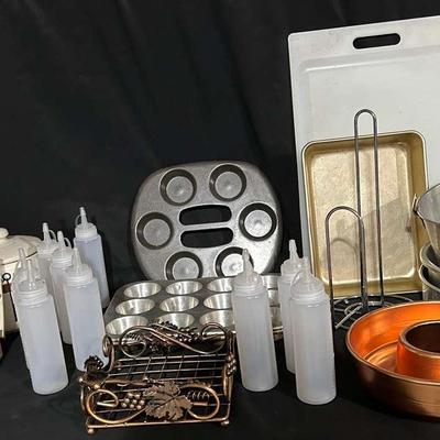 Vintage Baking Items Including Ateco Icing Set