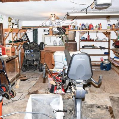 Sale Photo Thumbnail #706: 693 garage