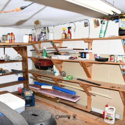 Sale Photo Thumbnail #705: 692 garage