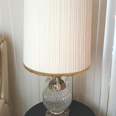 Classic Globe Table Lamp 