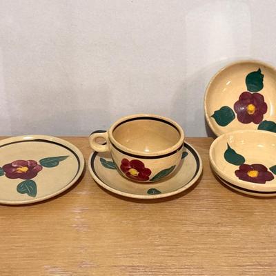 (4) Watt Oven Ware Rio Rose Plates And Watt Floral Mug