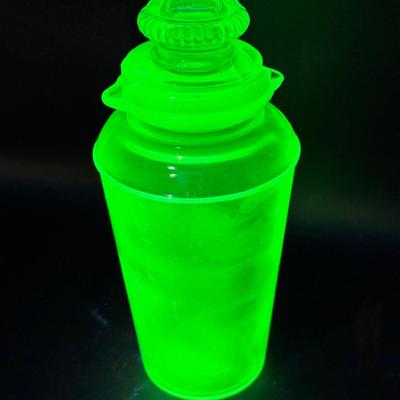 Anchor Hocking Green Depression Glass “Ring” Cocktail Shaker