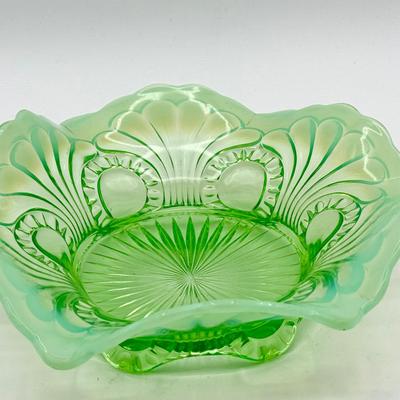 Jefferson Glass “Tokyo” Green Opalescent Bowl, c. 1905