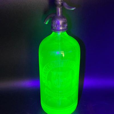 Vintage Green Glass Seltzer Bottle - Skinner’s Bottling Works Harrisburg, PA