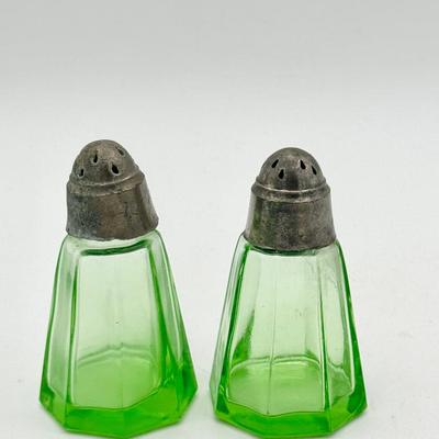 Green Depression Glass Salt & Pepper Shakers 