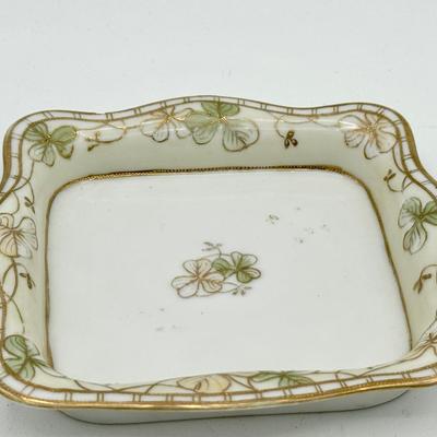 Hand-Painted Nippon Porcelain Dish – Kinō Transfer Wreath Mark, Clover Motif