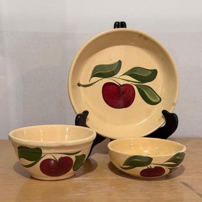 (2) Watt Pottery Apple Pattern Oven Ware Bowls And Pie Plate