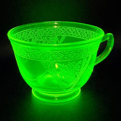 (14) Federal Glass Georgian Lovebird Cups — Large Set, Glows 1931 - 1936