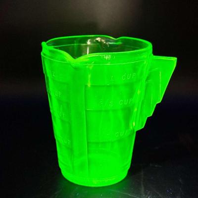 Federal Art Deco Uranium Glass Measuring Cup