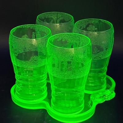 (5) Federal Glass Uranium Tumblers with Golf Scene & Tray