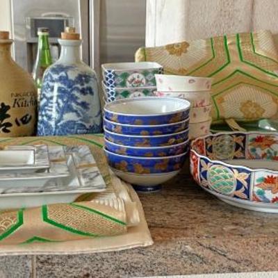 AWT328 - Japanese Porcelain Dishes, Shochu Flasks, Cigar Ashtrays, Japanese Cloth 