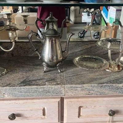 AWT352 Gold-like Candelabra, Silver-like Teapot, Fold-up Gold-like Platter
