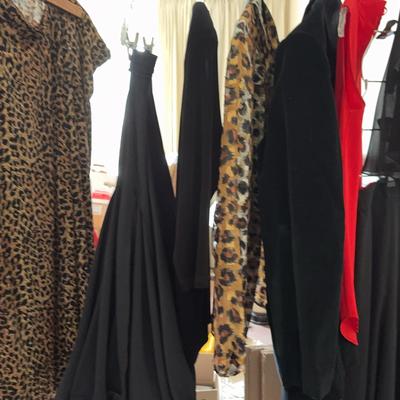 AWT138 ladies, High-End Clothing, Animal, Print, Red, And Black Bean