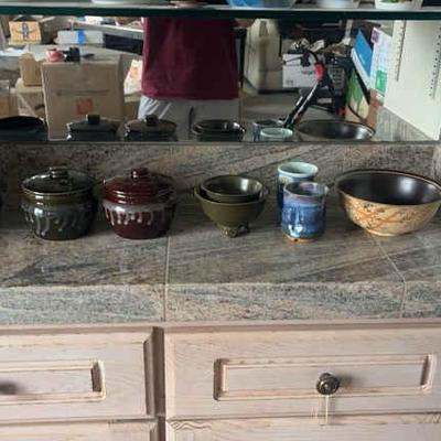 AWT353 Ceramic Bowls, Pots, And Cups
