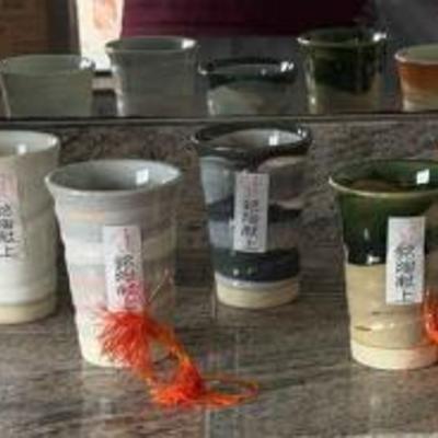 AWT362 Teapot, Tea Cups, And Bathroom Decor