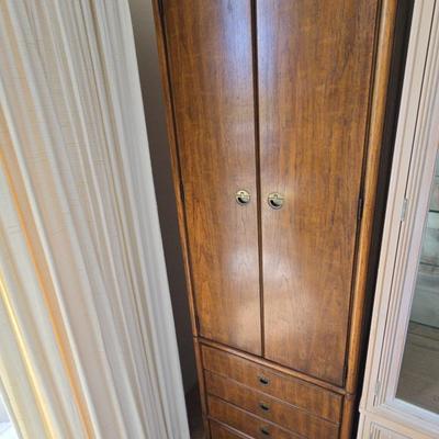 AWT037 Free-Standing Cabinet & Drawers