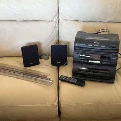 AWT290 Sony CFD-656 with Speakers and Rulers