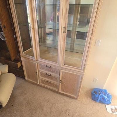 AWT027 Light Wood Finished Hutch