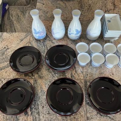 AWT284 Sake Set And Japanese Lacquered Plates