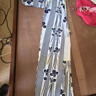 AWT096 Traditional Japanese Yukata Style Kimono
