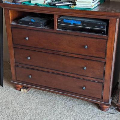 AWT019 - Cabinet Entertainment Chest