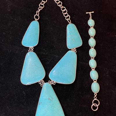 AWT083 - Turquoise Necklace & Bracelet Big & Bold !