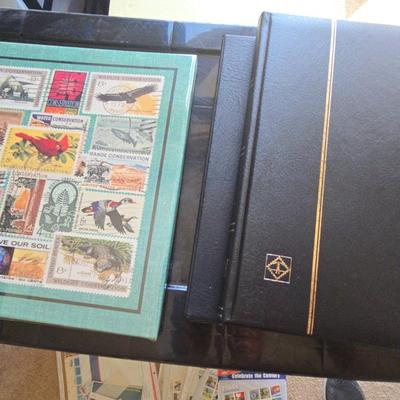 AWT172 Assorted Stamps, Stamp Holders & Stamp Holder Books