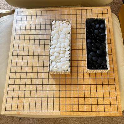 AWT057 - Japanese Go Board With Go Stones