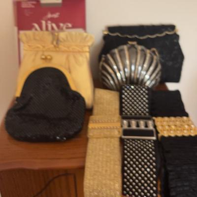 AWT032 Vintage Accessory Collection: