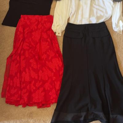 AWT078  Designer Women’s Clothing Bundle 