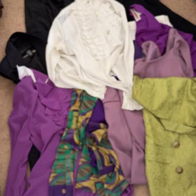 AWT166  Mix Of Vintage And Modern Ladies Clothing