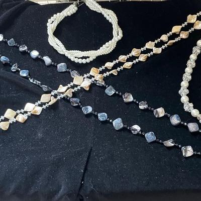 AWT142 - Beautiful Necklaces Long & Short!